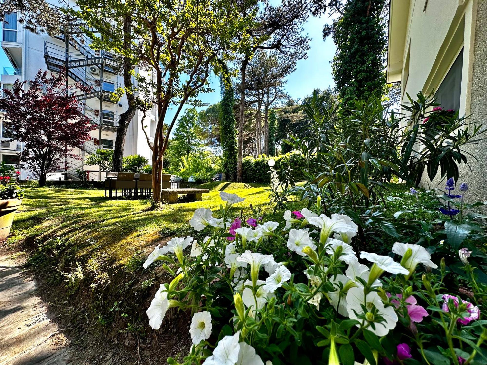 Greif Pineta Villa *
